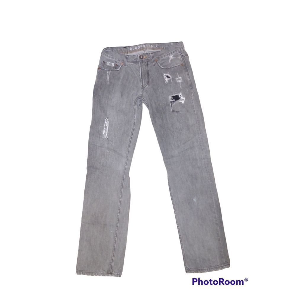 Men's Aeropostale Gray Distressed Jeans Size 29x32